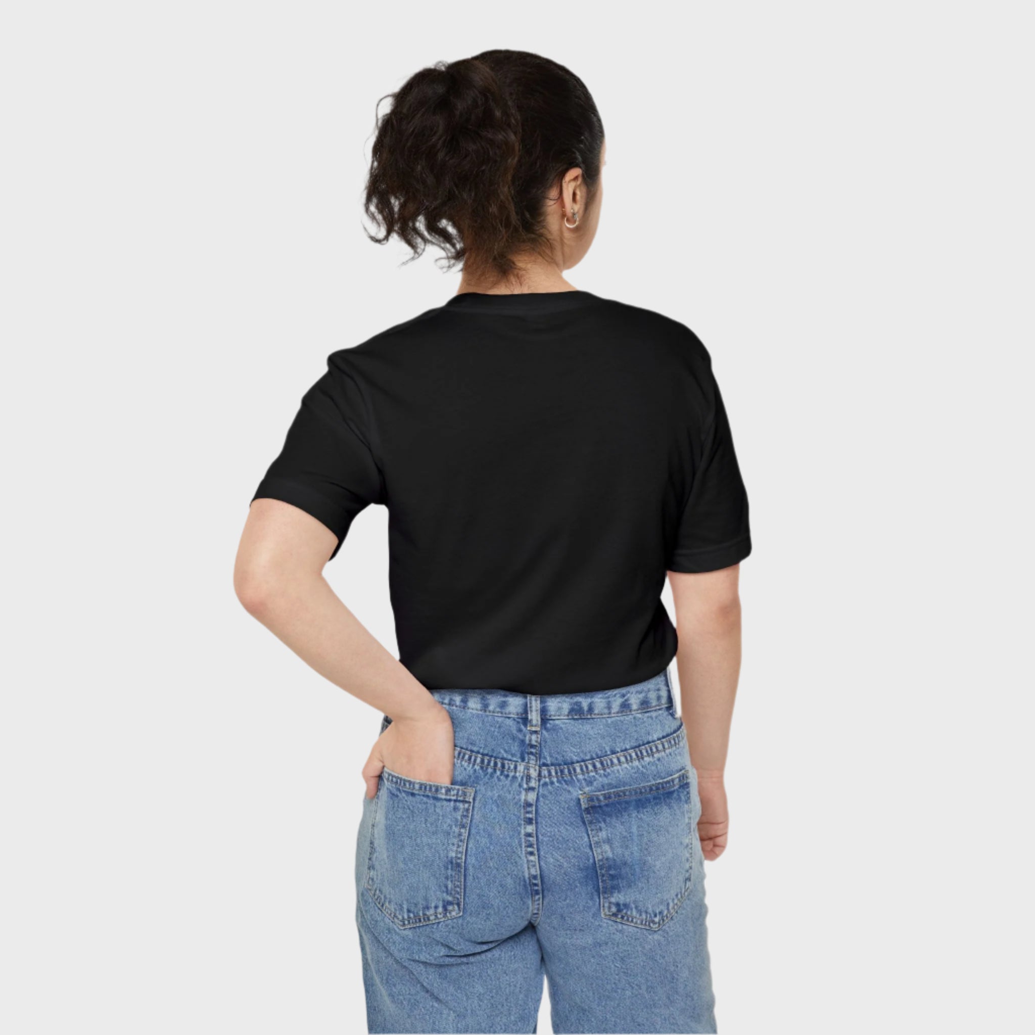 Casual Unisex Pocket T-Shirt - Comfortable Everyday Wear